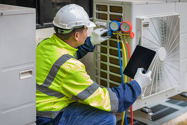 Professional Hvac technician working in Hubertus, WI